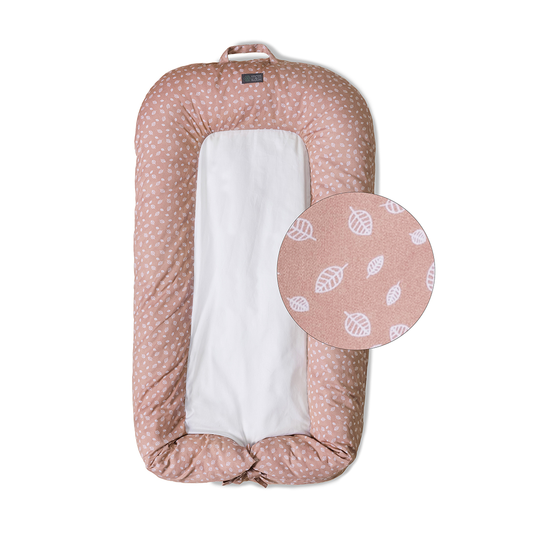 Vinter & Bloom babynest Nordic Leaf Misty Rose