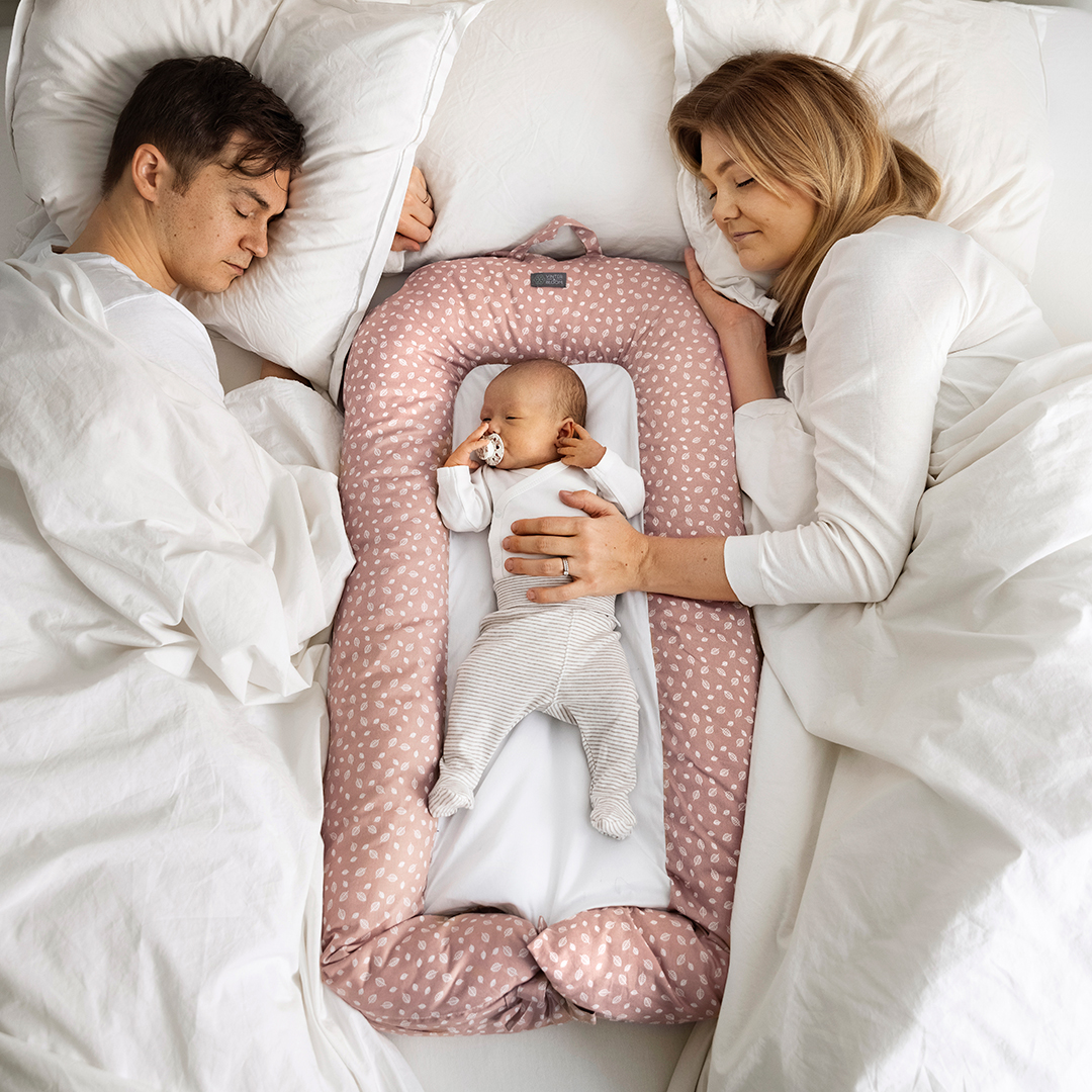 Vinter & Bloom babynest Nordic Leaf Misty Rose