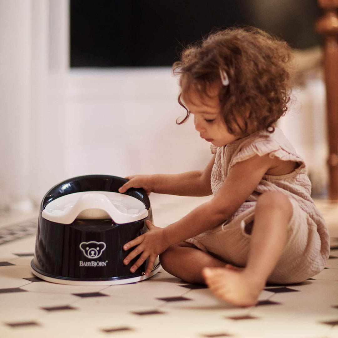 BabyBjörn Smart Potty Sort/Hvid